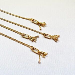 1x gold hand charm layering necklace on 2mm Cuban chain 18”